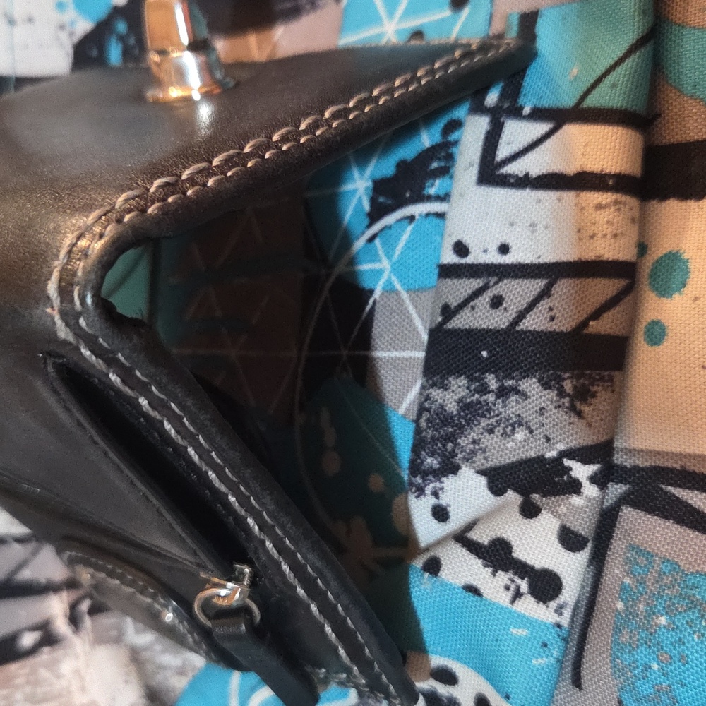 *AUTHENTIC COACH BLACK WALLET* - Picture 13 of 14